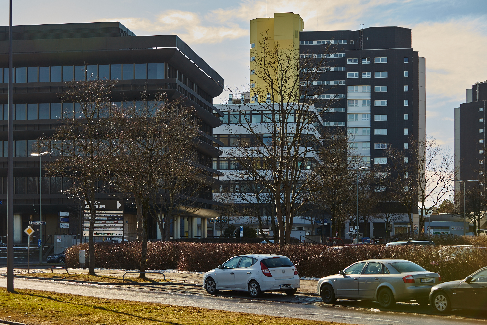 Neuperlacher Studentenwohnheim am Peschelanger und Karl-Marx-Ring