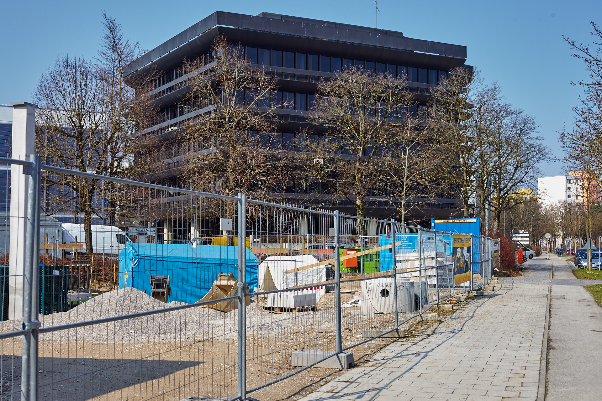 Neuperlacher Studentenwohnheim am Peschelanger und Karl-Marx-Ring