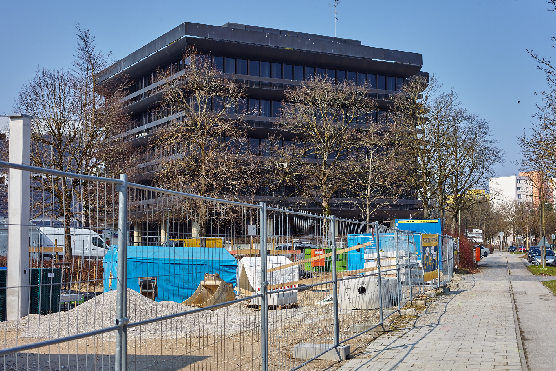 Neuperlacher Studentenwohnheim am Peschelanger und Karl-Marx-Ring