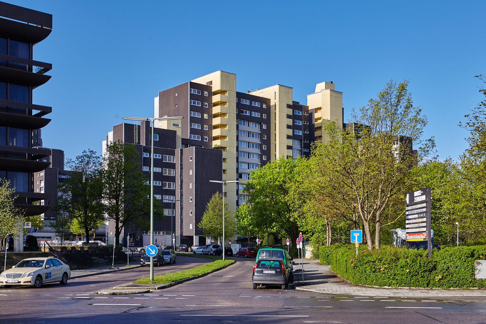 Neuperlacher Studentenwohnheim am Peschelanger und Karl-Marx-Ring