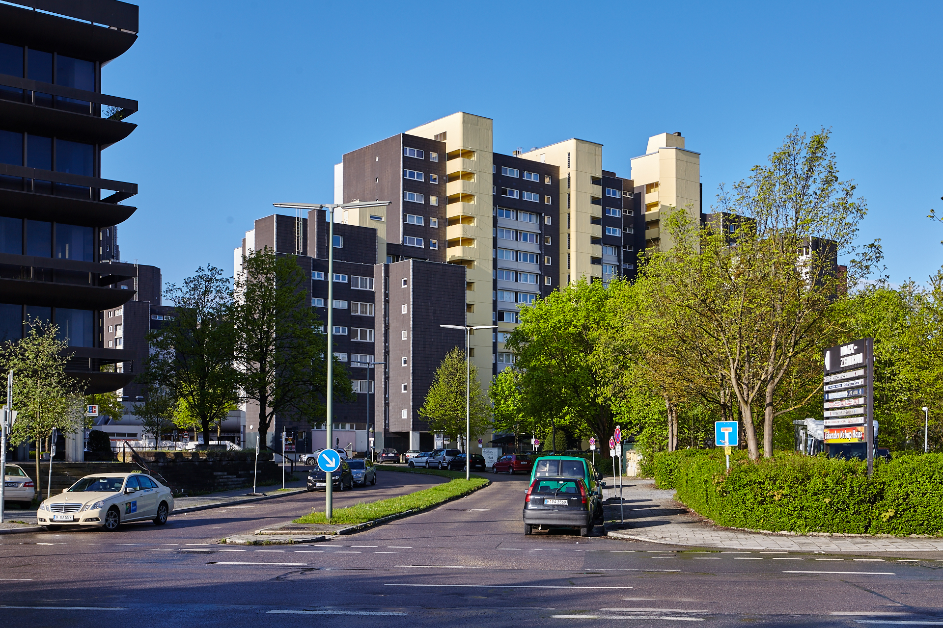 Neuperlacher Studentenwohnheim am Peschelanger und Karl-Marx-Ring