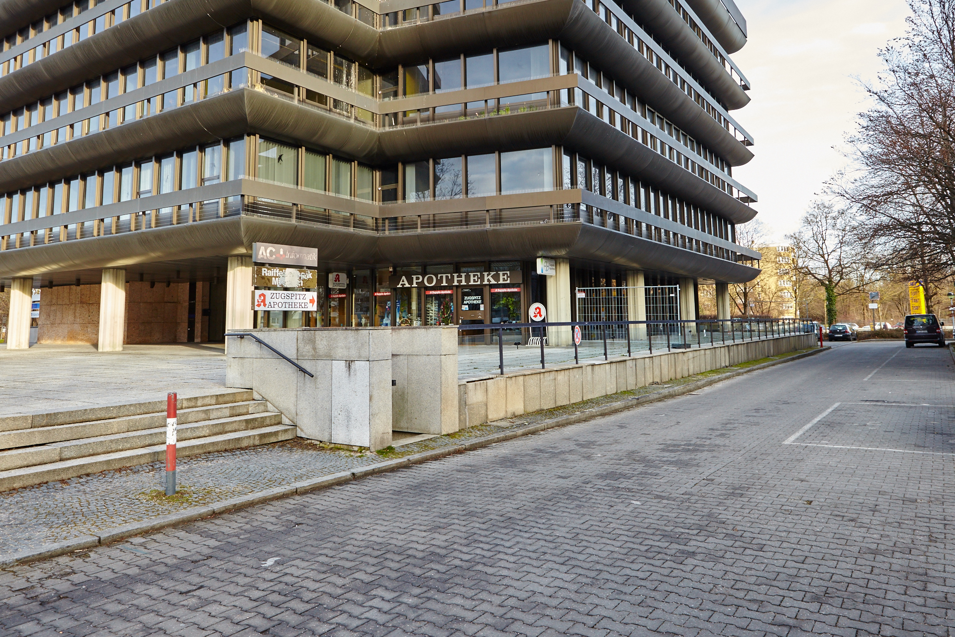 Neuperlacher Studentenwohnheim am Peschelanger und Karl-Marx-Ring
