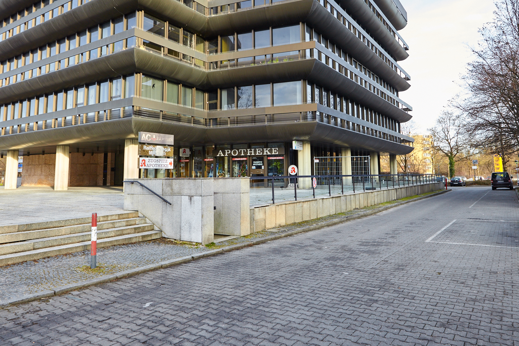 Neuperlacher Studentenwohnheim am Peschelanger und Karl-Marx-Ring