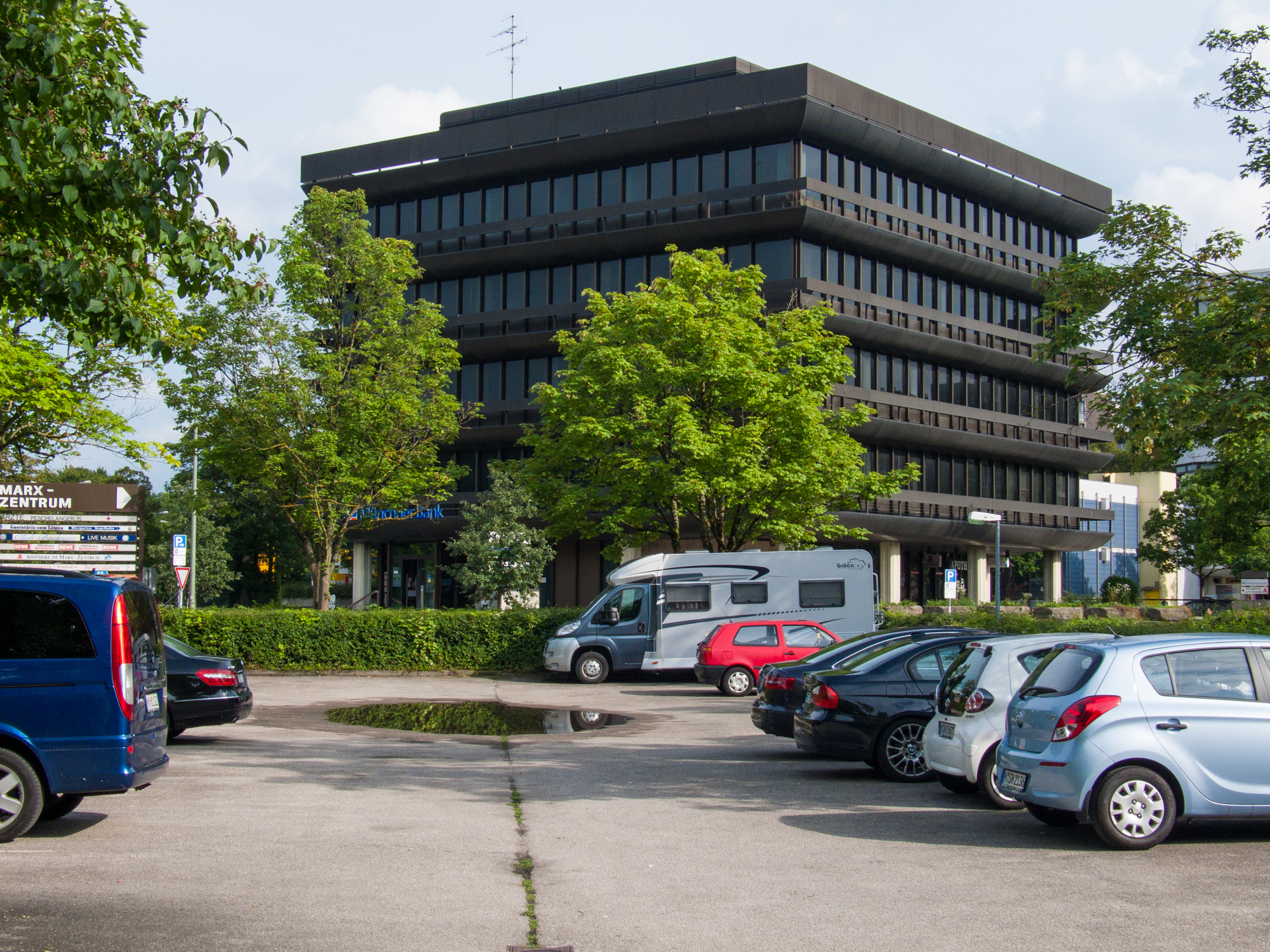 Neuperlacher Studentenwohnheim am Peschelanger und Karl-Marx-Ring