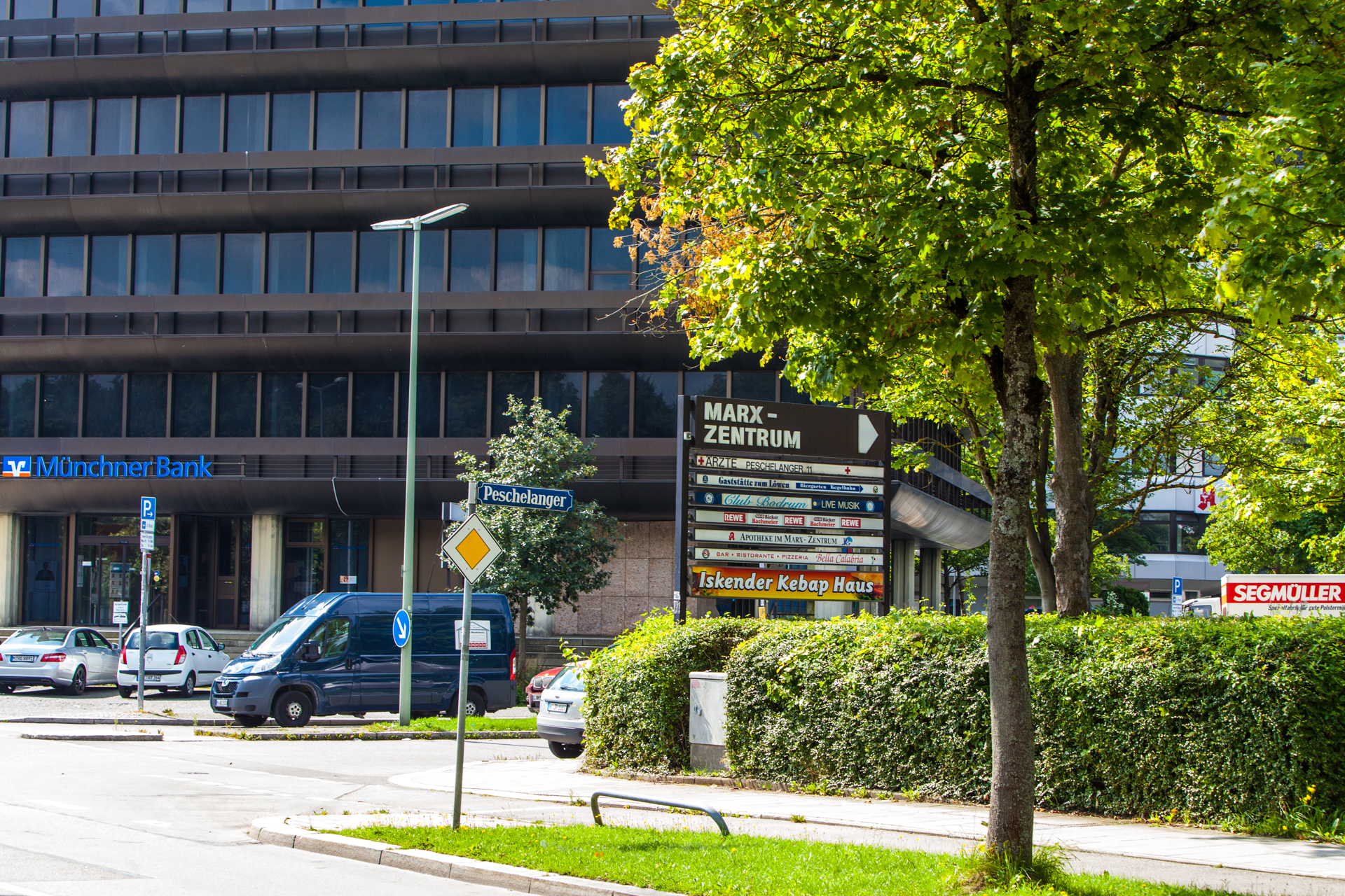 Neuperlacher Studentenwohnheim am Peschelanger und Karl-Marx-Ring
