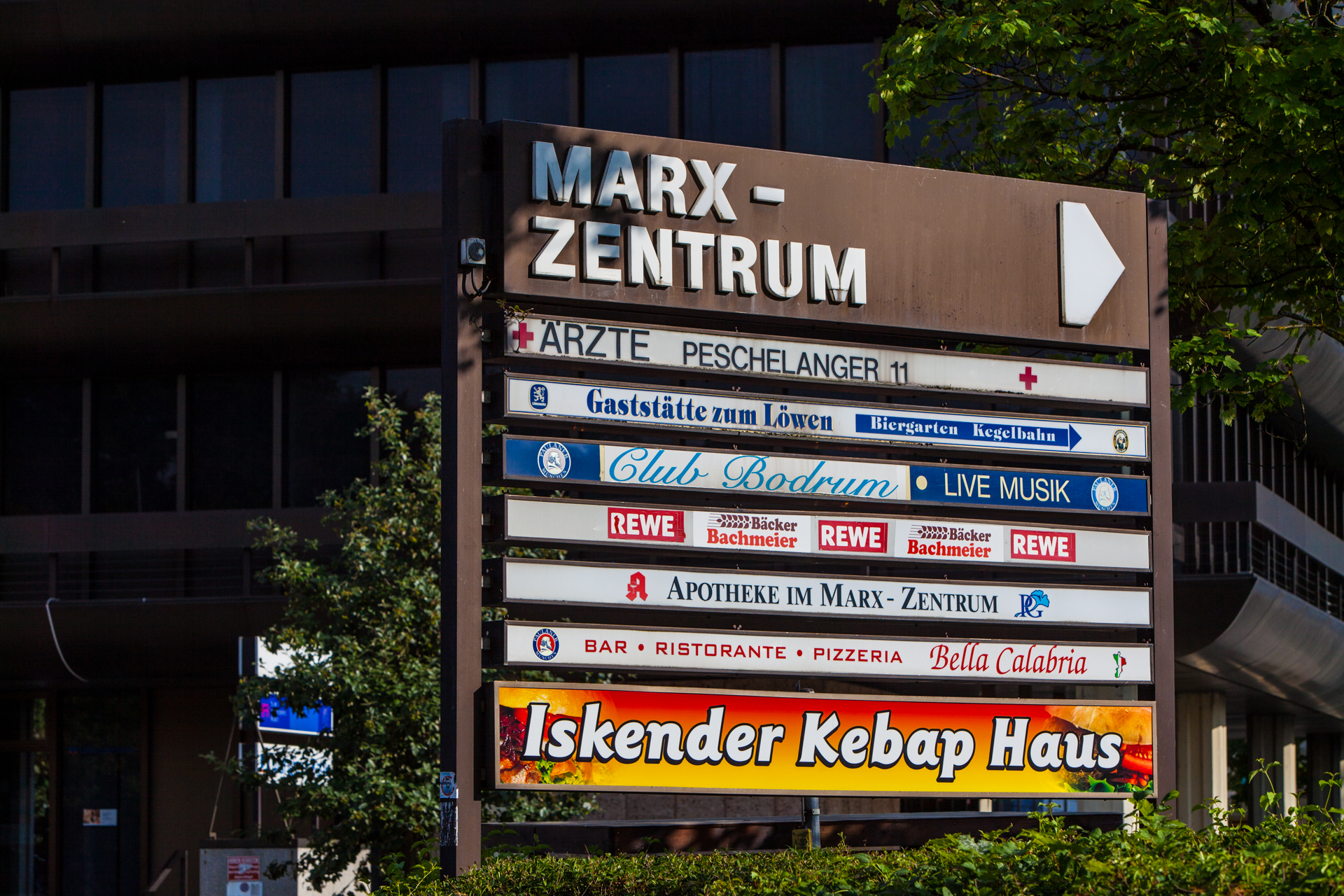 Neuperlacher Studentenwohnheim am Peschelanger und Karl-Marx-Ring