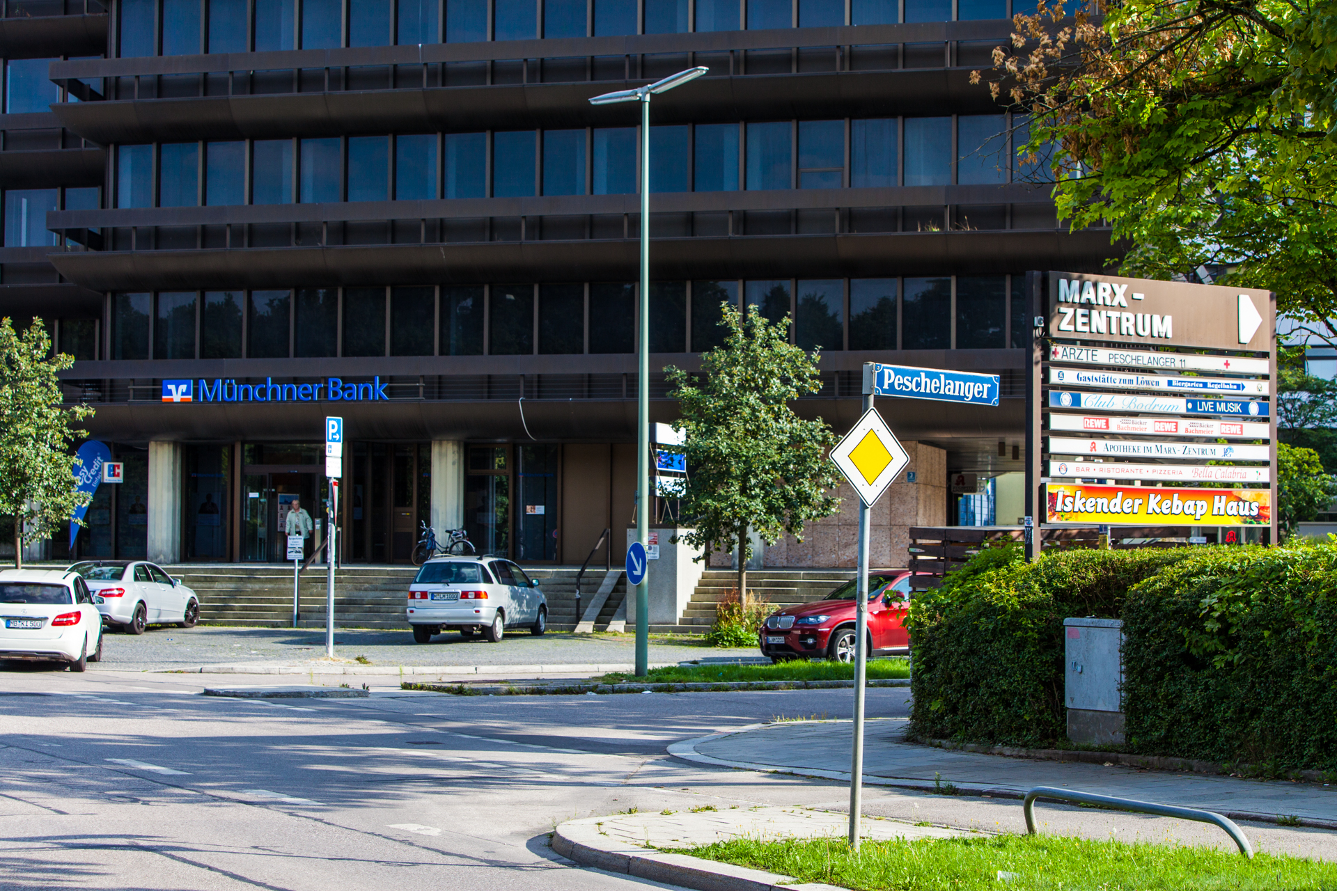 Neuperlacher Studentenwohnheim am Peschelanger und Karl-Marx-Ring