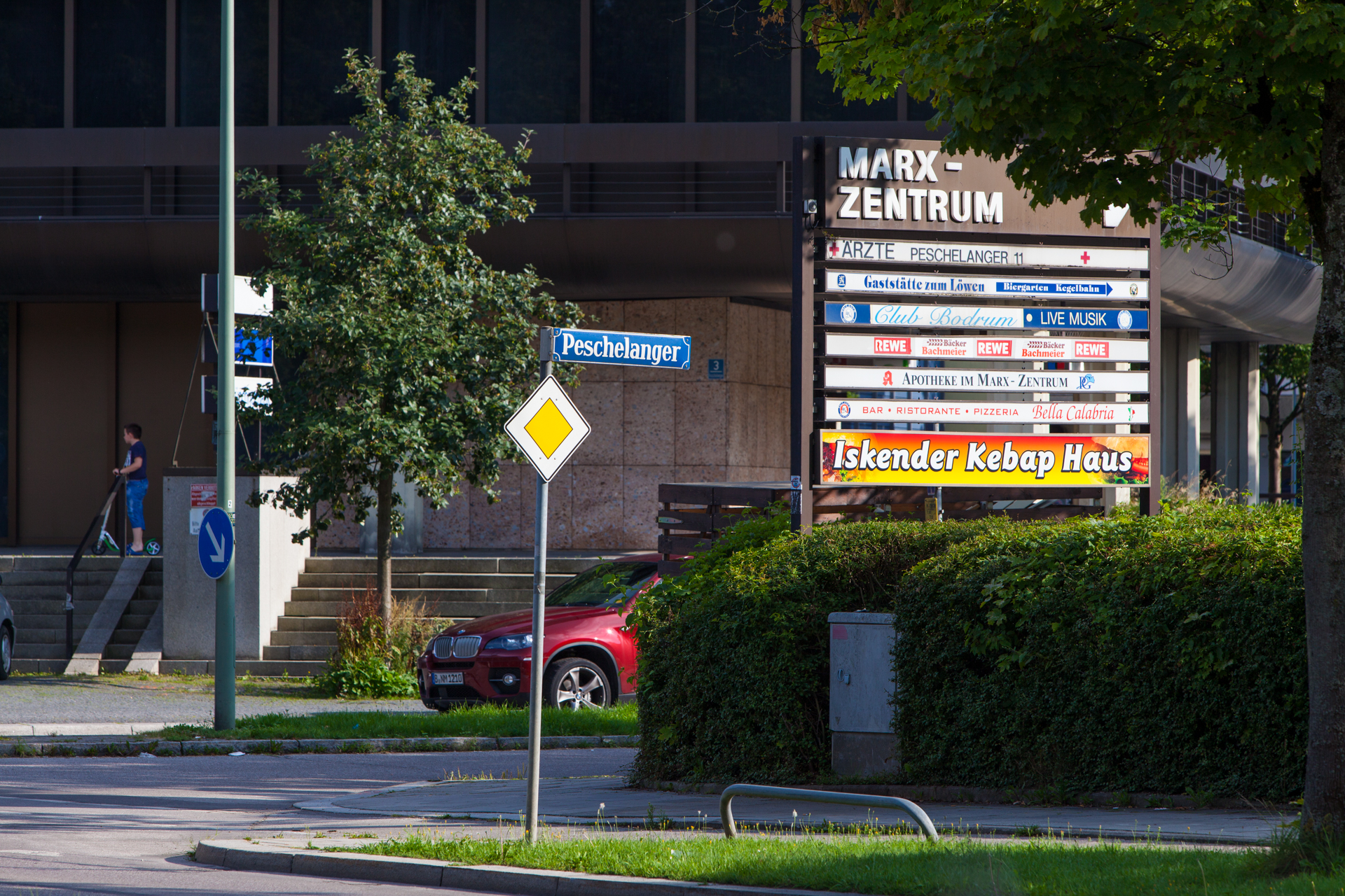 Neuperlacher Studentenwohnheim am Peschelanger und Karl-Marx-Ring