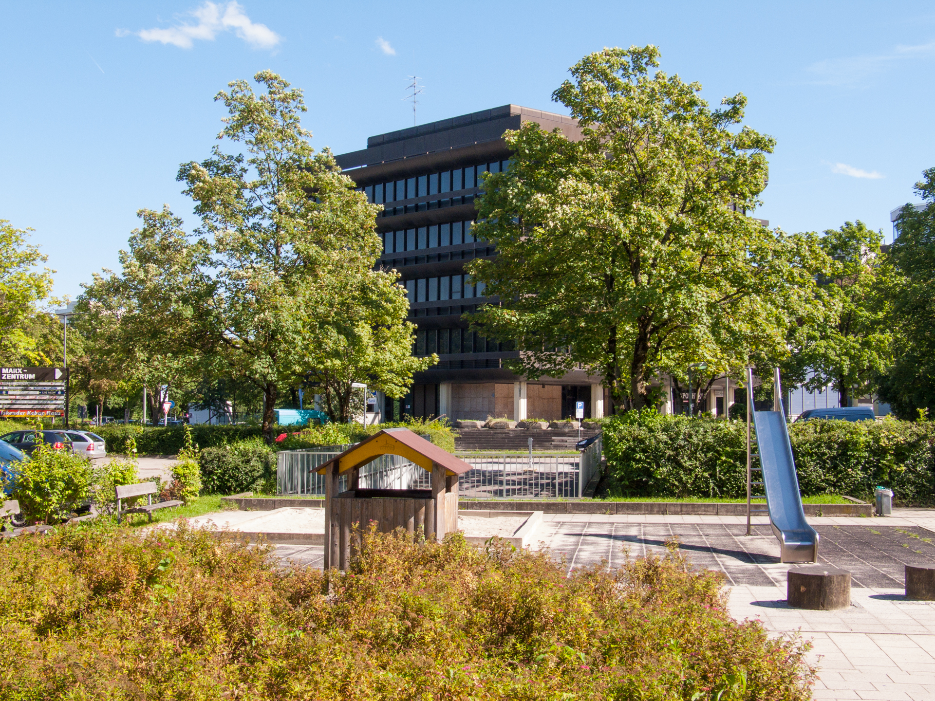 Neuperlacher Studentenwohnheim am Peschelanger und Karl-Marx-Ring