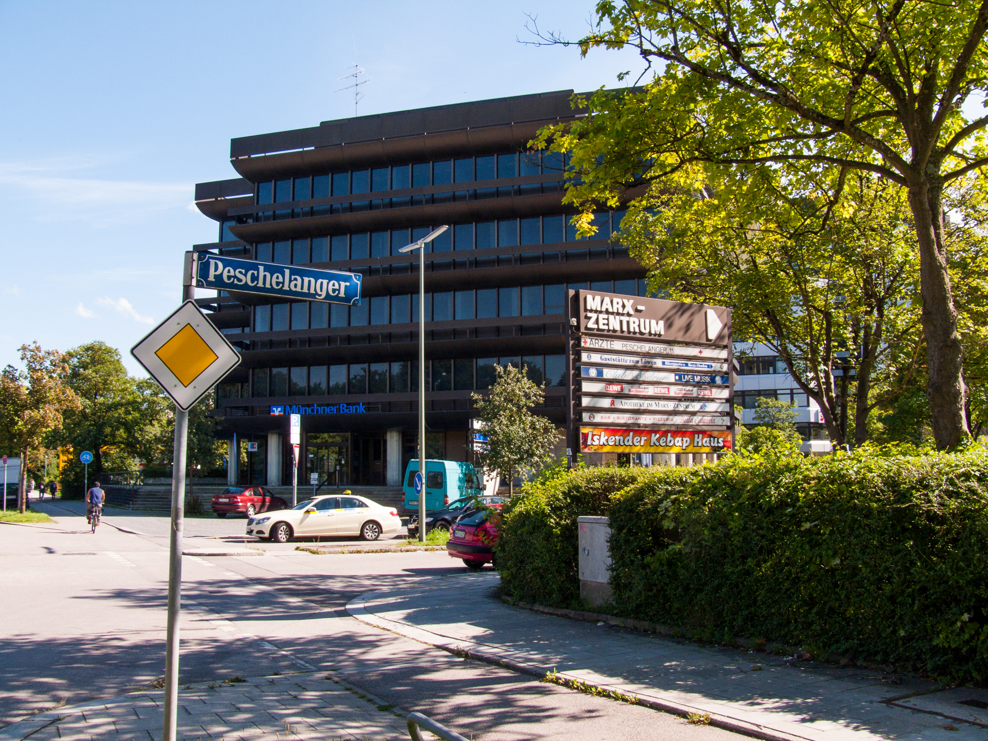 Neuperlacher Studentenwohnheim am Peschelanger und Karl-Marx-Ring