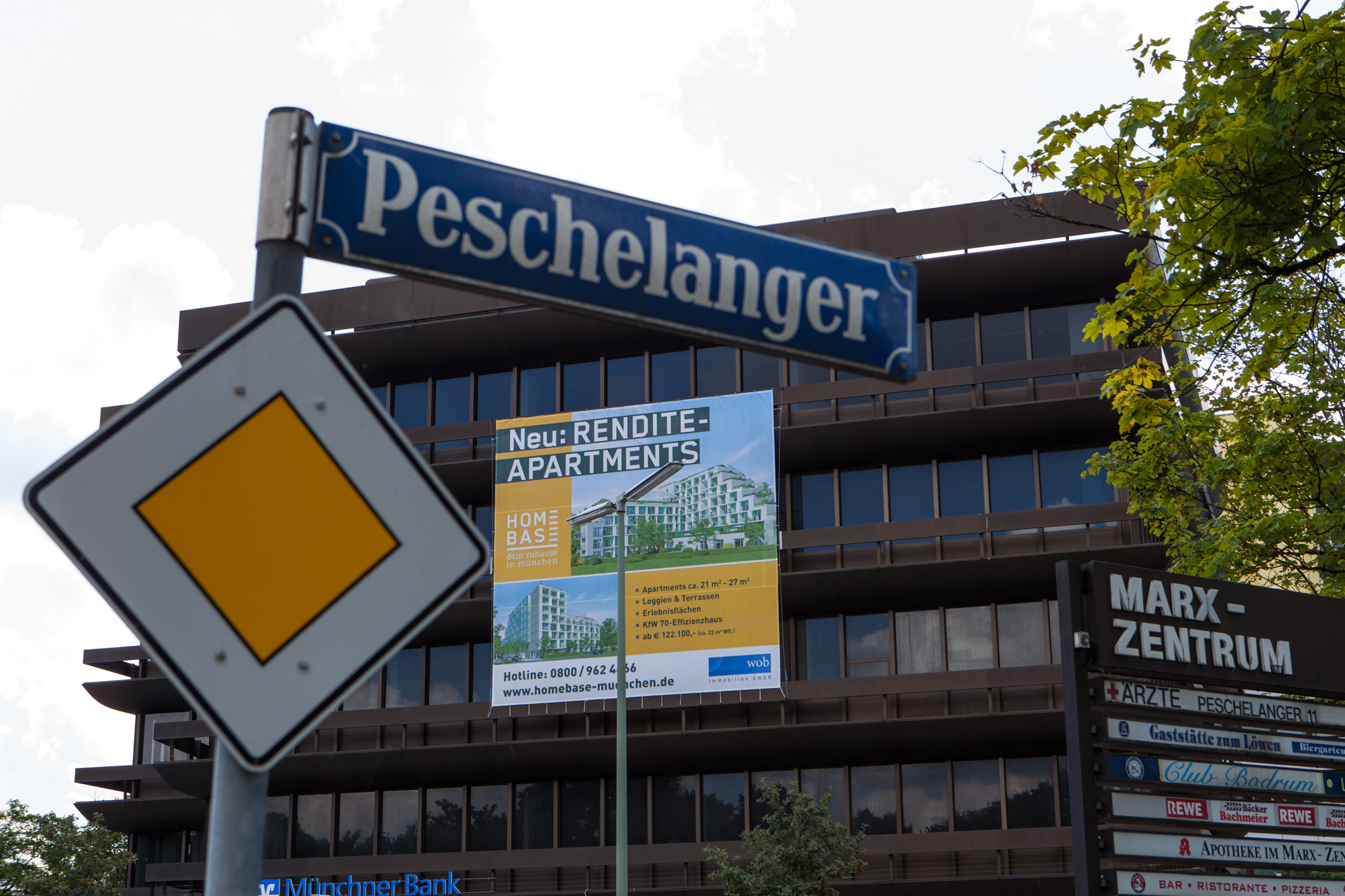 Neuperlacher Studentenwohnheim am Peschelanger und Karl-Marx-Ring