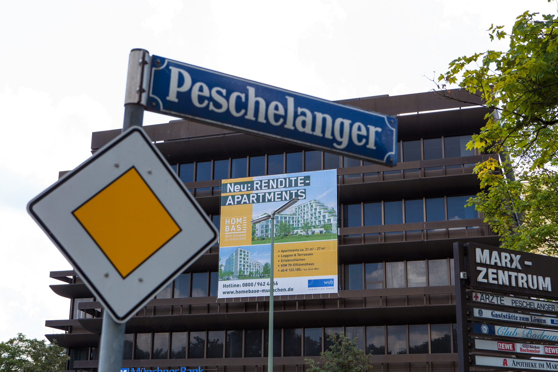 Neuperlacher Studentenwohnheim am Peschelanger und Karl-Marx-Ring