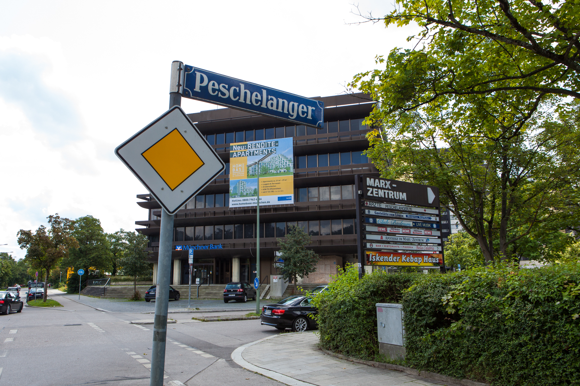 Neuperlacher Studentenwohnheim am Peschelanger und Karl-Marx-Ring