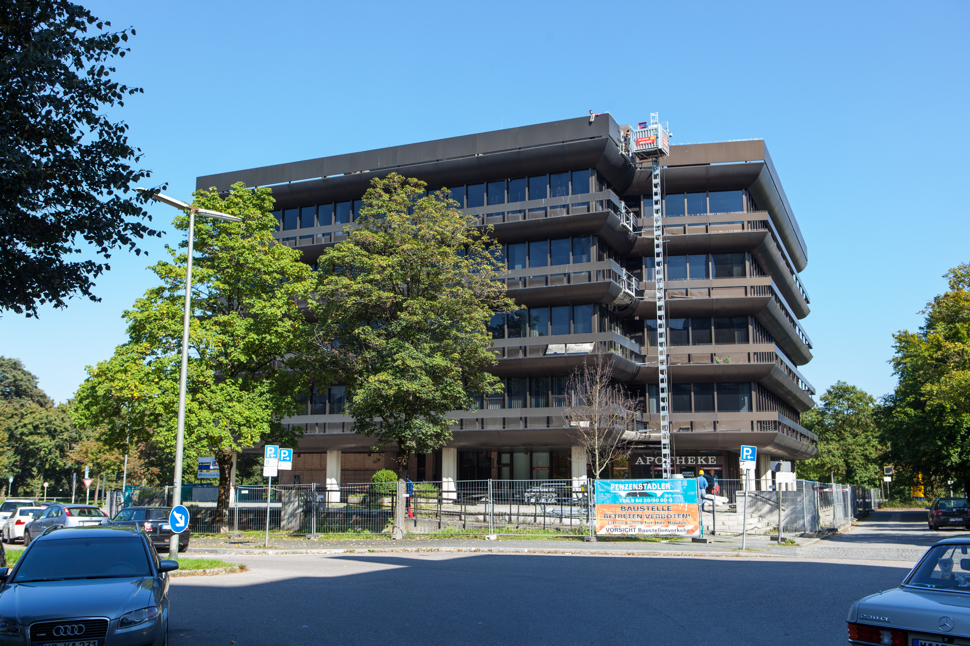 Neuperlacher Studentenwohnheim am Peschelanger und Karl-Marx-Ring