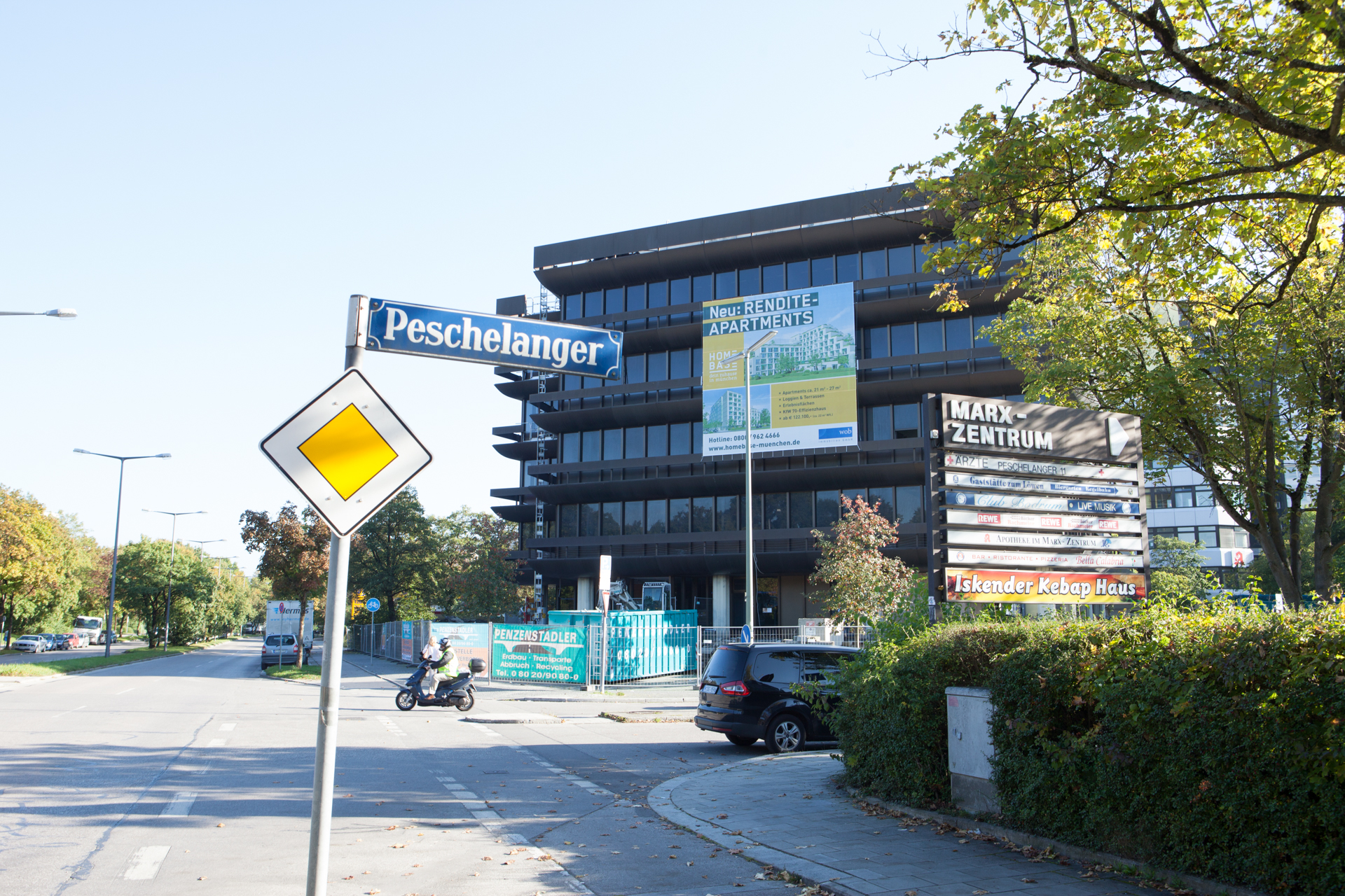 Neuperlacher Studentenwohnheim am Peschelanger und Karl-Marx-Ring