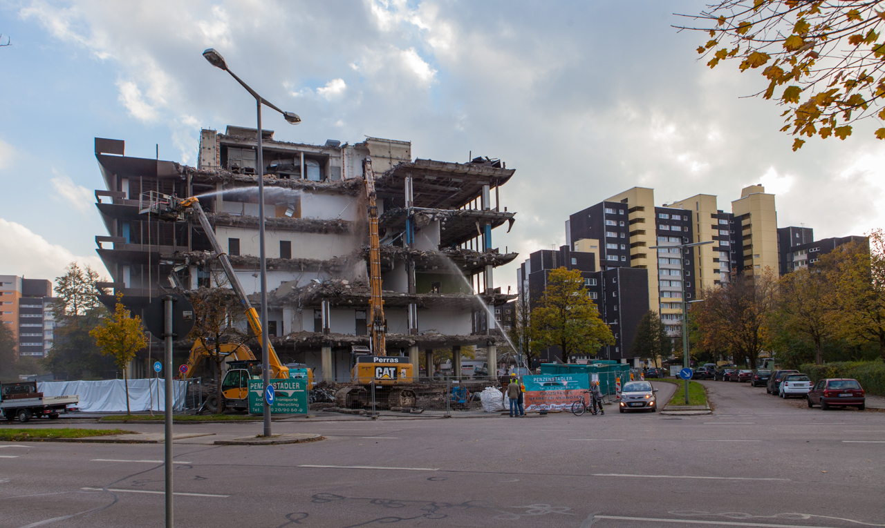 Neuperlacher Studentenwohnheim am Peschelanger und Karl-Marx-Ring