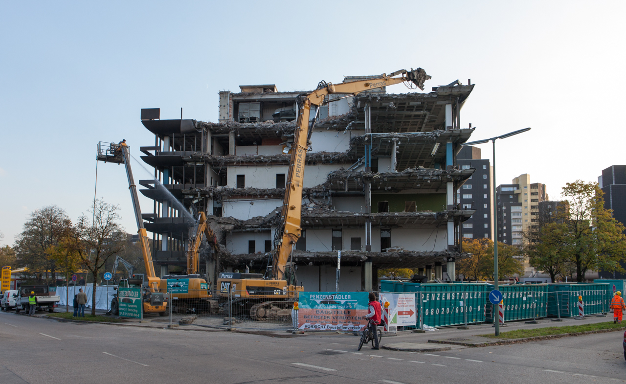 Neuperlacher Studentenwohnheim am Peschelanger und Karl-Marx-Ring