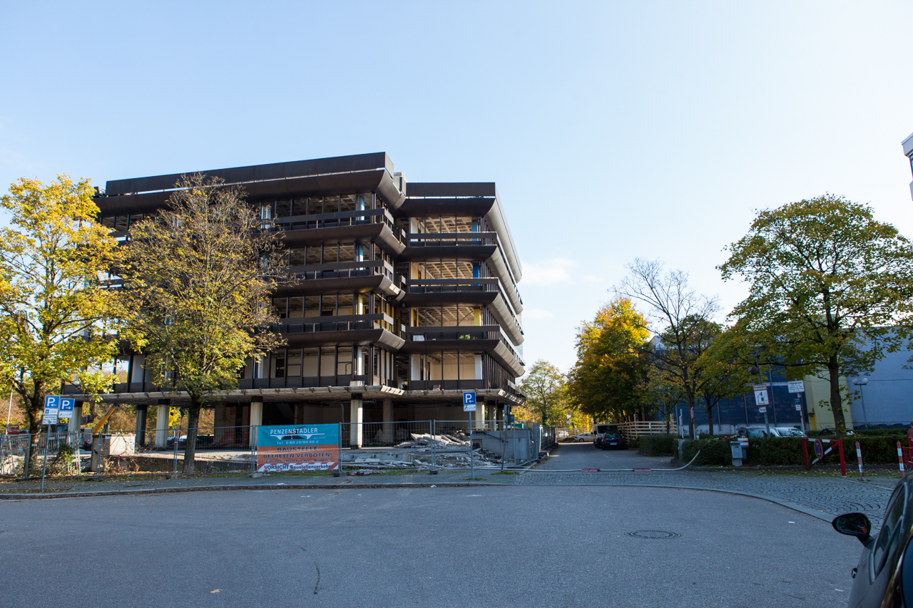 Neuperlacher Studentenwohnheim am Peschelanger und Karl-Marx-Ring