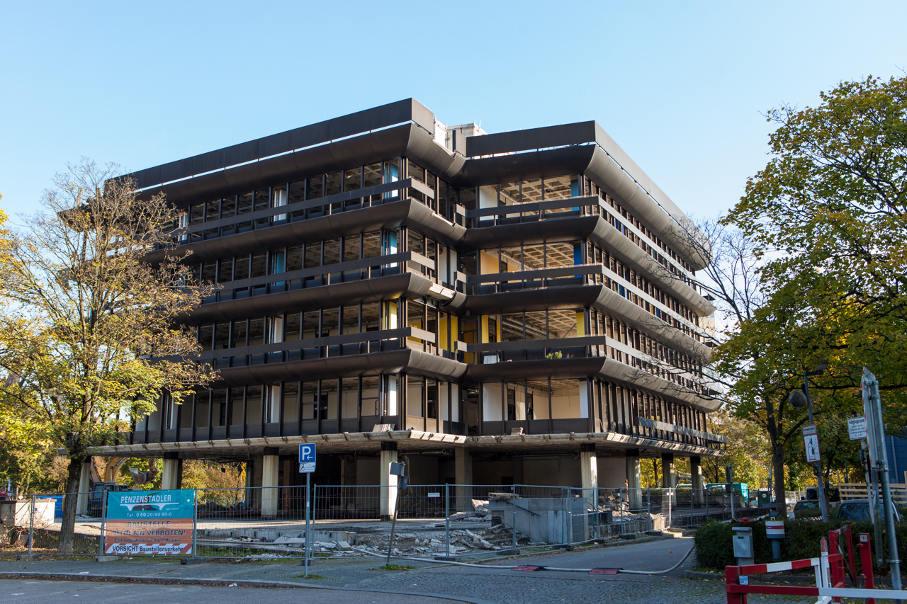Neuperlacher Studentenwohnheim am Peschelanger und Karl-Marx-Ring