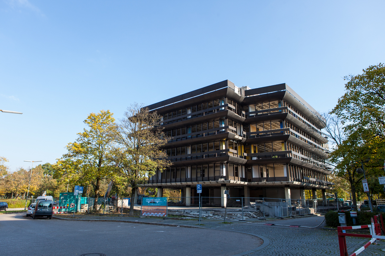 Neuperlacher Studentenwohnheim am Peschelanger und Karl-Marx-Ring