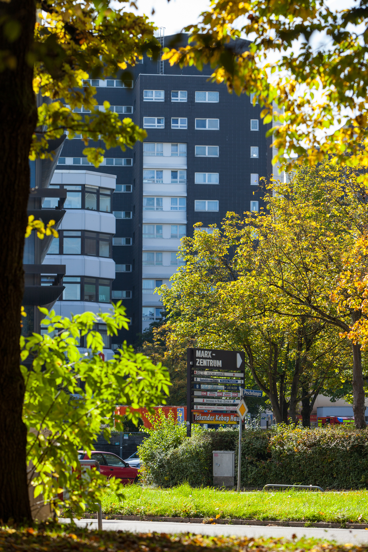 Neuperlacher Studentenwohnheim am Peschelanger und Karl-Marx-Ring