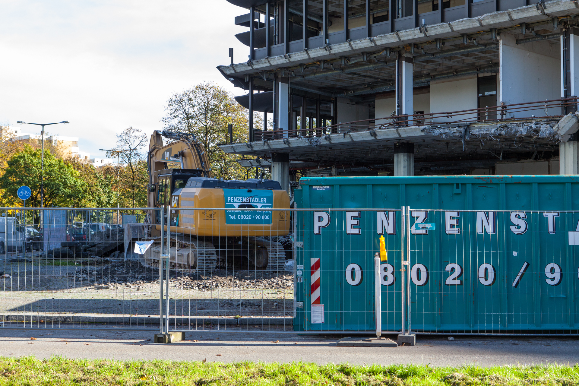 Neuperlacher Studentenwohnheim am Peschelanger und Karl-Marx-Ring