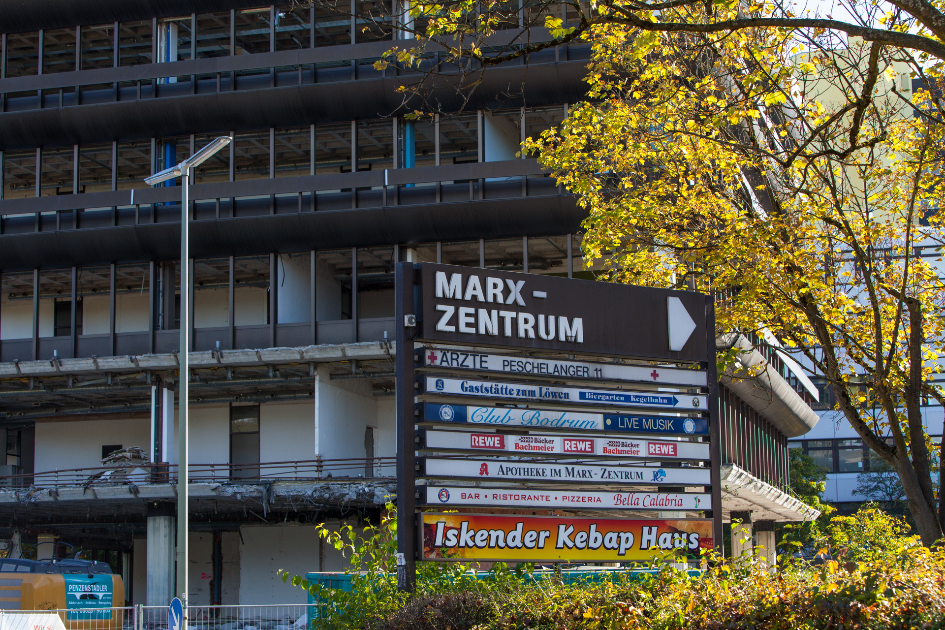 Neuperlacher Studentenwohnheim am Peschelanger und Karl-Marx-Ring