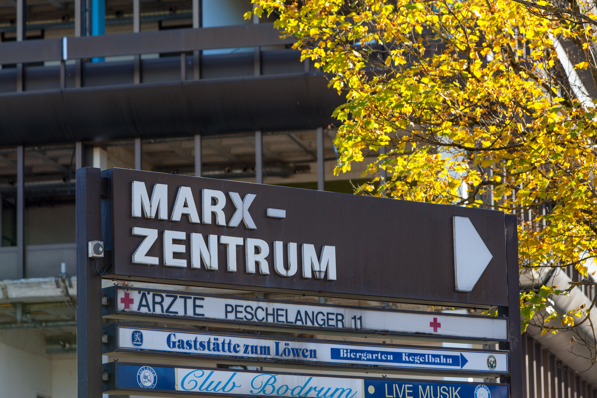 Neuperlacher Studentenwohnheim am Peschelanger und Karl-Marx-Ring