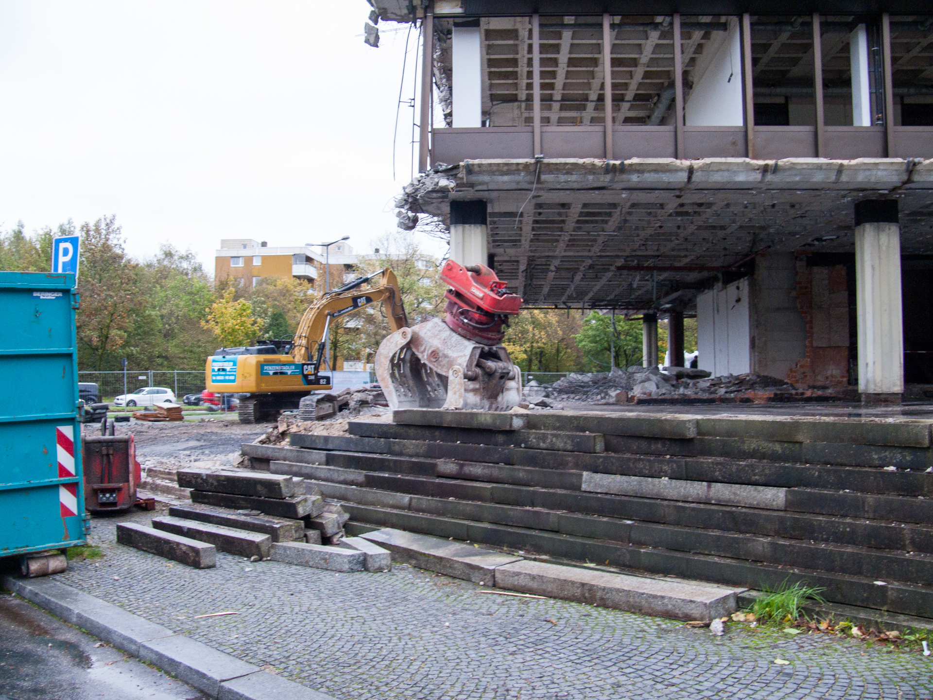 Neuperlacher Studentenwohnheim am Peschelanger und Karl-Marx-Ring
