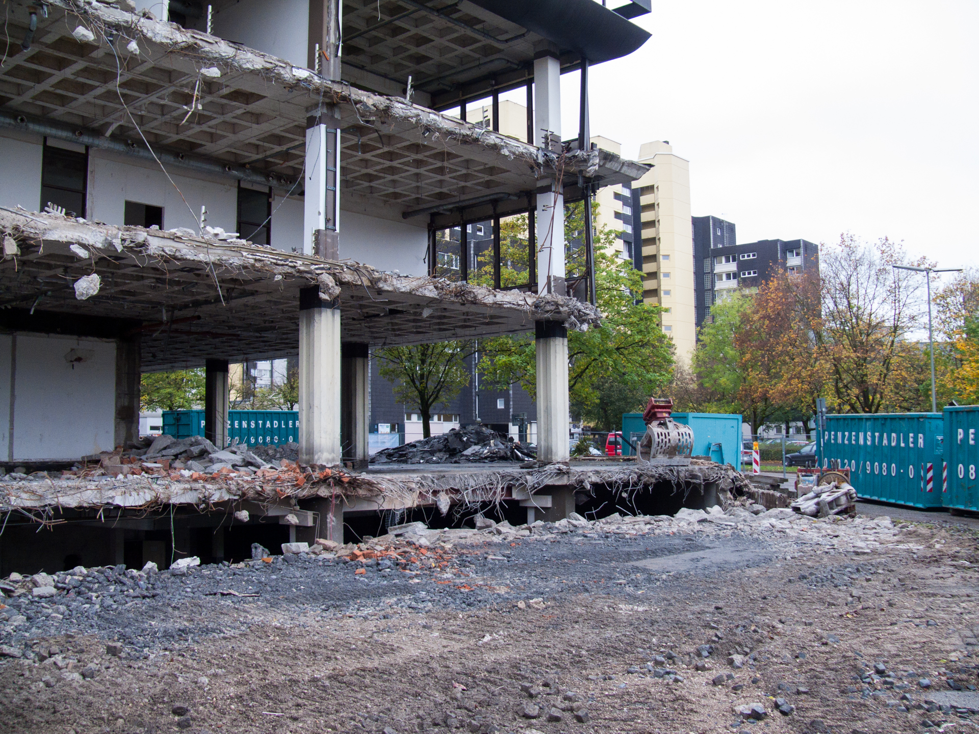 Neuperlacher Studentenwohnheim am Peschelanger und Karl-Marx-Ring