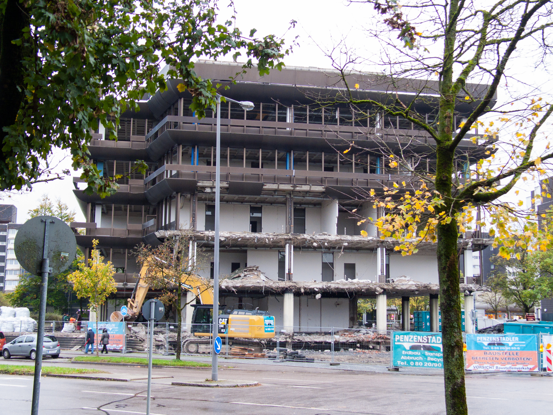 Neuperlacher Studentenwohnheim am Peschelanger und Karl-Marx-Ring