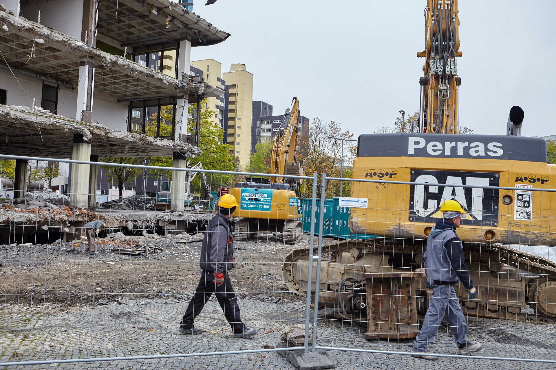 Neuperlacher Studentenwohnheim am Peschelanger und Karl-Marx-Ring