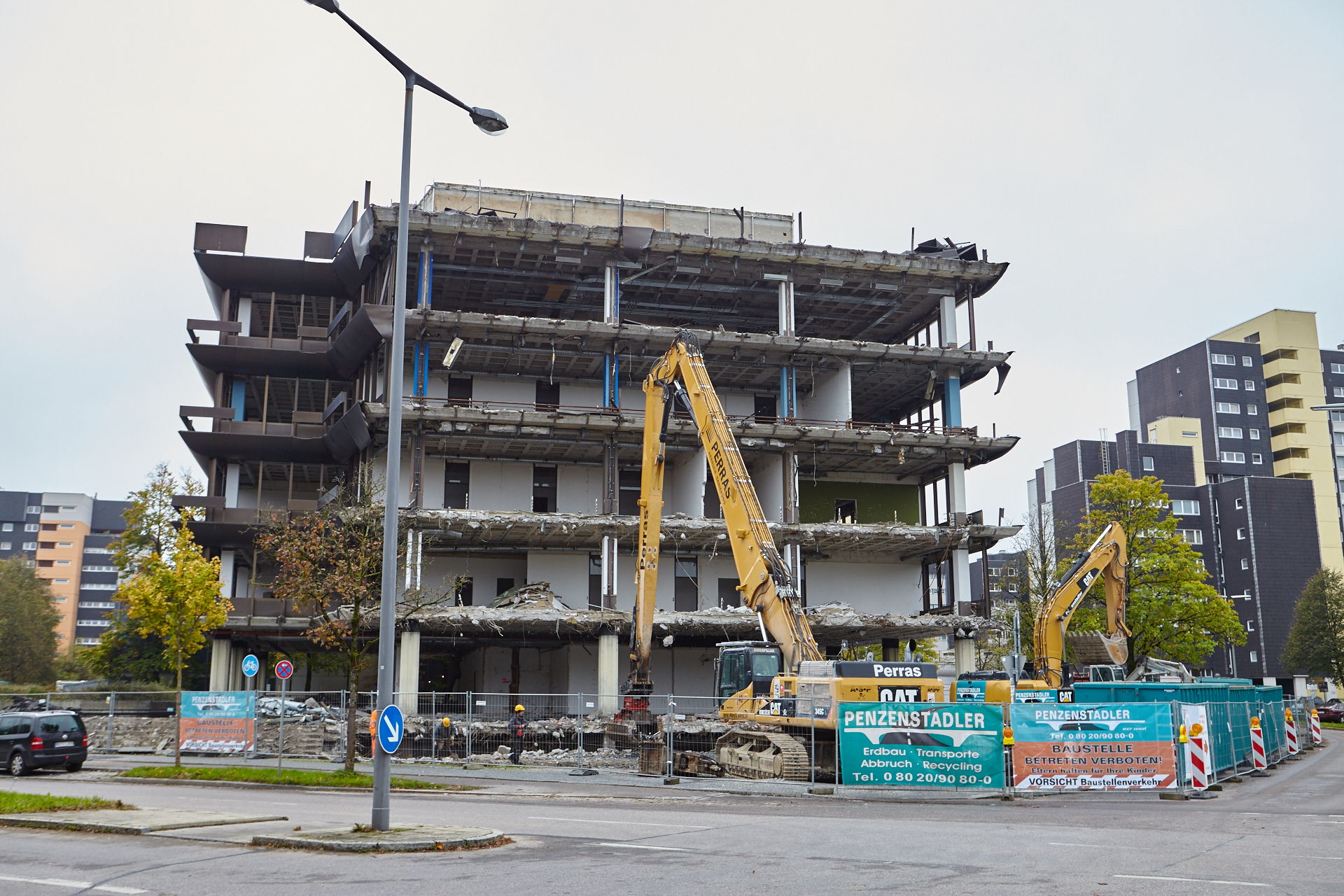 Neuperlacher Studentenwohnheim am Peschelanger und Karl-Marx-Ring