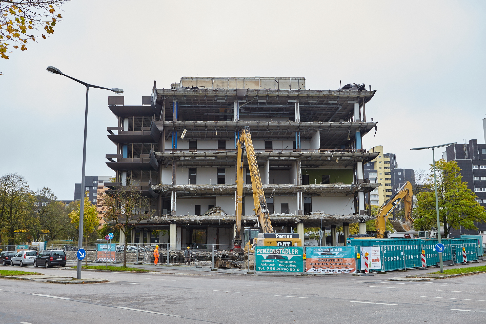 Neuperlacher Studentenwohnheim am Peschelanger und Karl-Marx-Ring