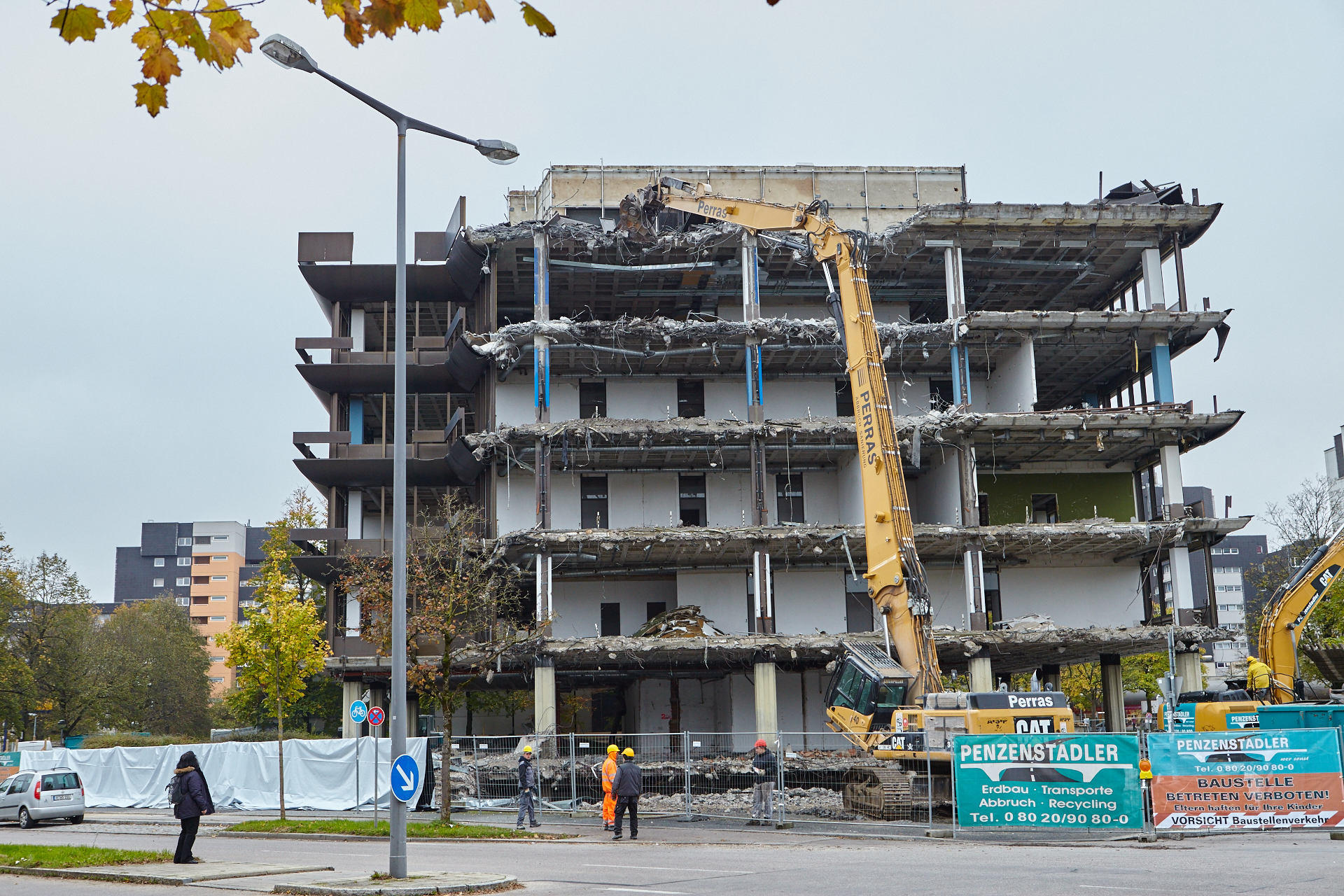 Neuperlacher Studentenwohnheim am Peschelanger und Karl-Marx-Ring