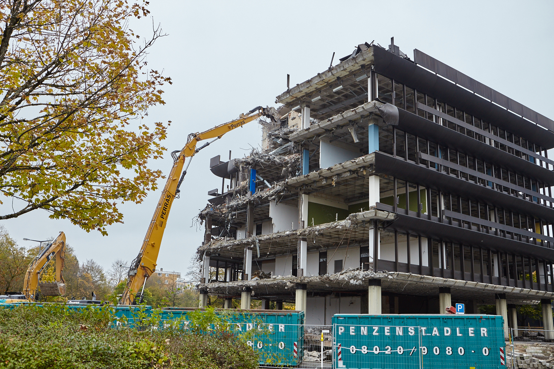 Neuperlacher Studentenwohnheim am Peschelanger und Karl-Marx-Ring