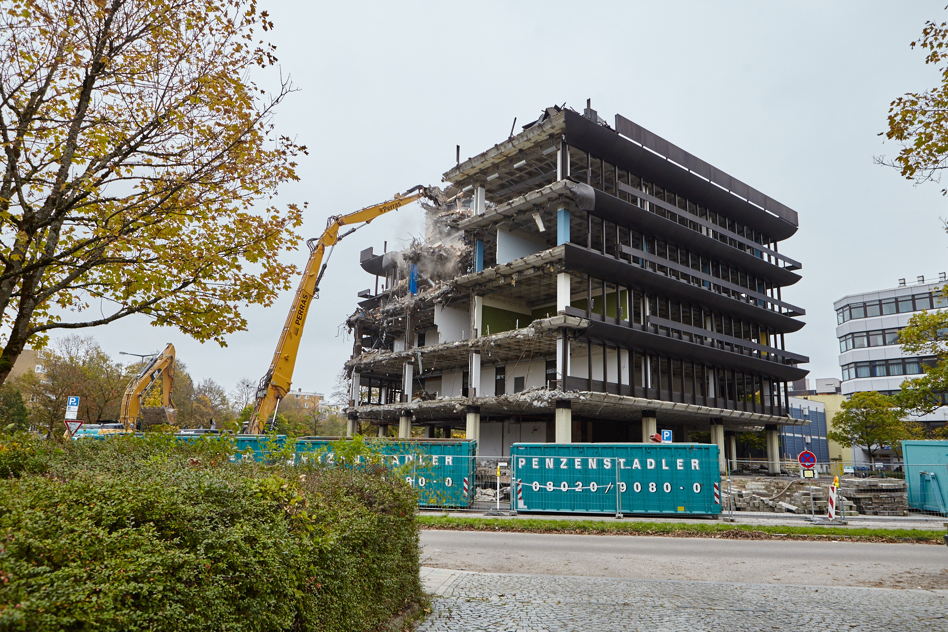Neuperlacher Studentenwohnheim am Peschelanger und Karl-Marx-Ring